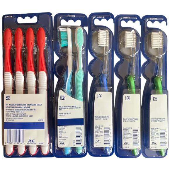 Lot 5 Oral-B Toothbrush, Soft/Extra Soft, 4/2/1 Count - Picture 3 of 4